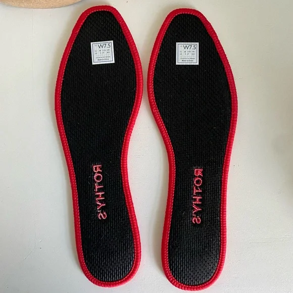 Rothy’s Square in Cardinal - Picture 9 of 10